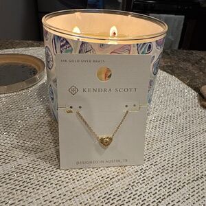 Kendra Scott necklace